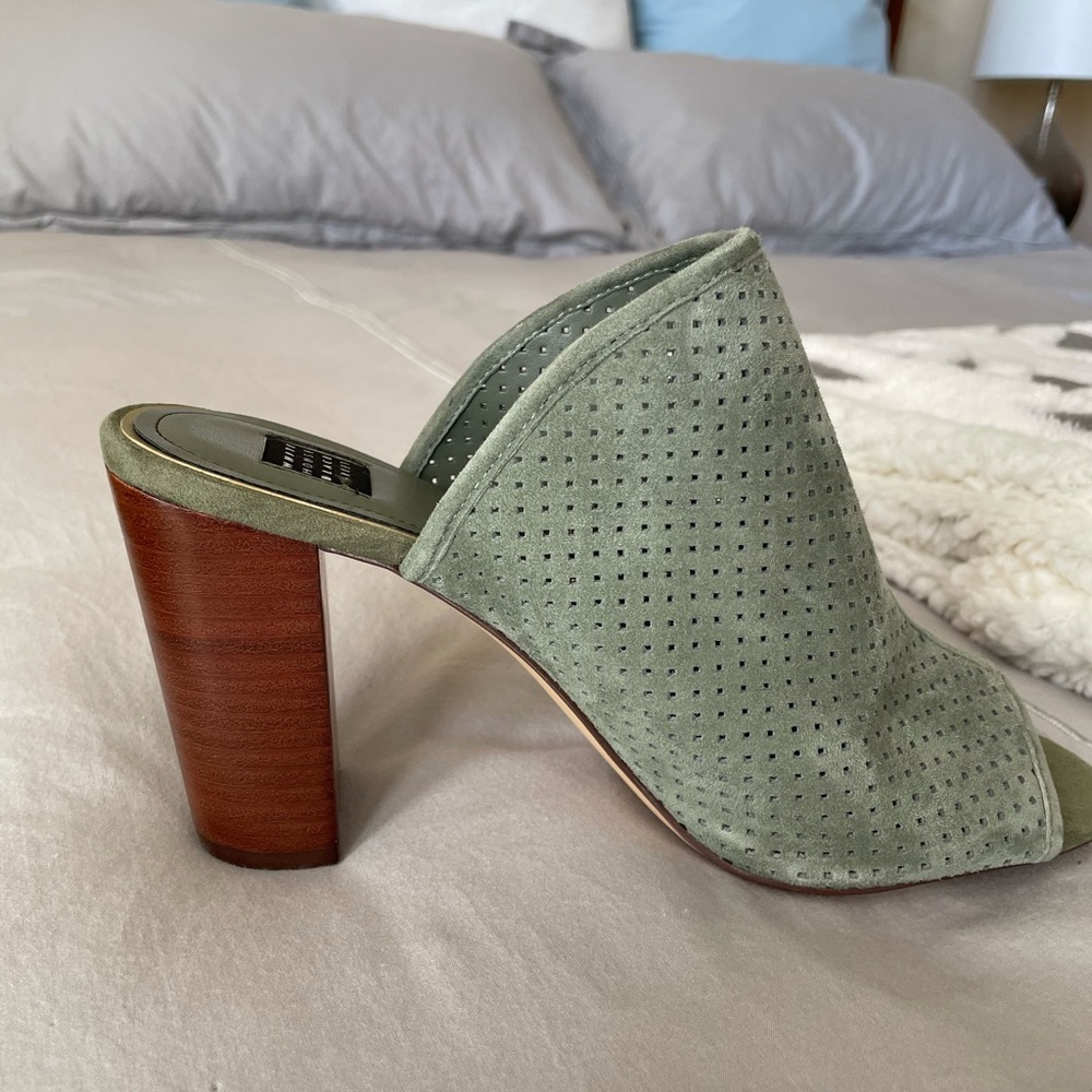 Peep Toe Mule Heel